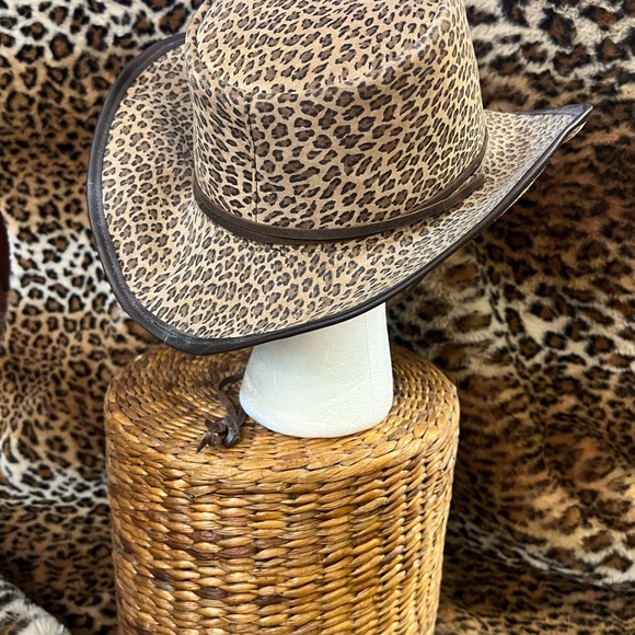 Winfred Cover Co Leopard Hat - Picture 2 of 3